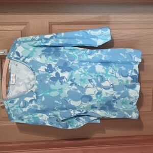 Blue and White Floral Top By Denim & Co. Size Medium